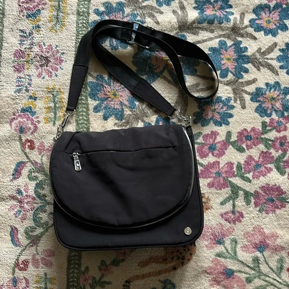 Black Crossbody Bag - Picture 1 of 8